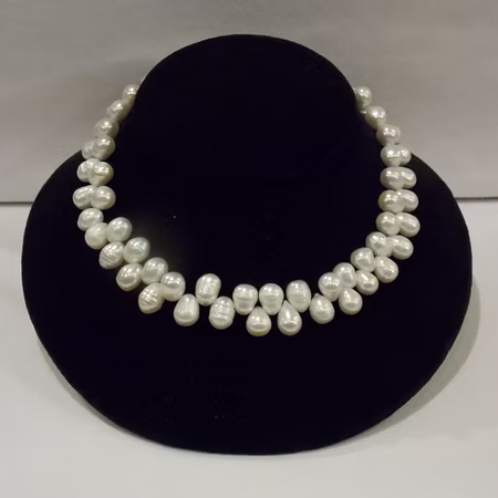Large oval freshwater necklace