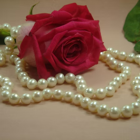 White 24" strand